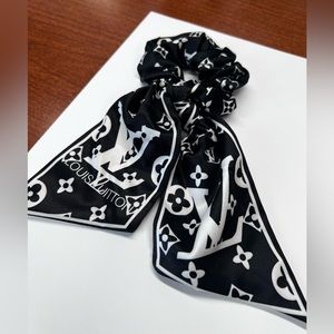 SALE‼️ Designer Scrunch Hair Band 🖤